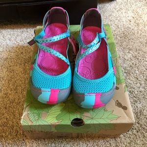 NWT And Box Jambu Dawn2 girls sandals